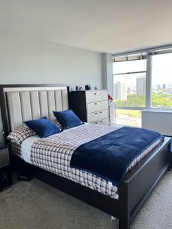 Queen mattress with adjustable base