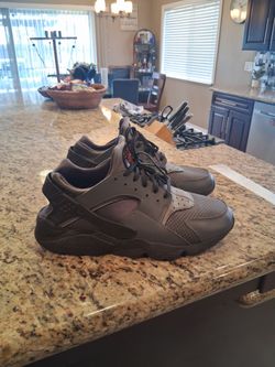 Nike huaraches size 11