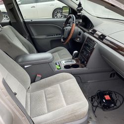 Silver Ford 500 Drives Good Brand New Starter And Air Blower Perfect Car For A To B I Want $1300 But I Am Open To Offers Or Trades 