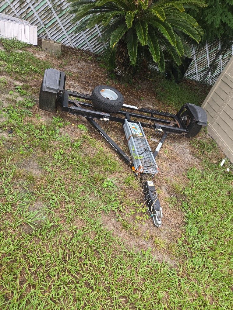 Eze-Tow Car Dolly W/ Elect Brakes