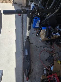 Bird es4 electric scooter and charger