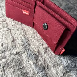 supreme wallet red