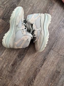 Yeezy desert boots 7.5 men