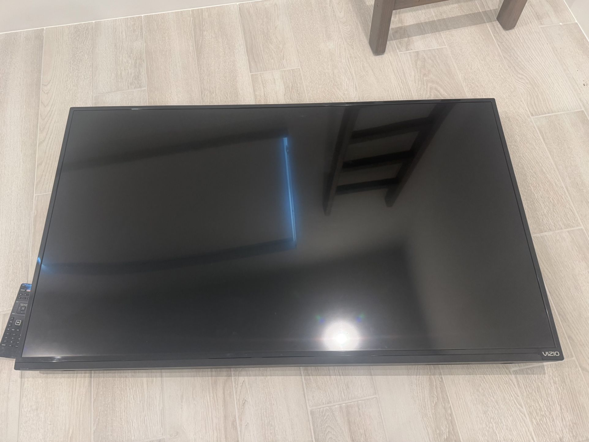 Great Condition Vizio E50-C1 Smart 50' Television