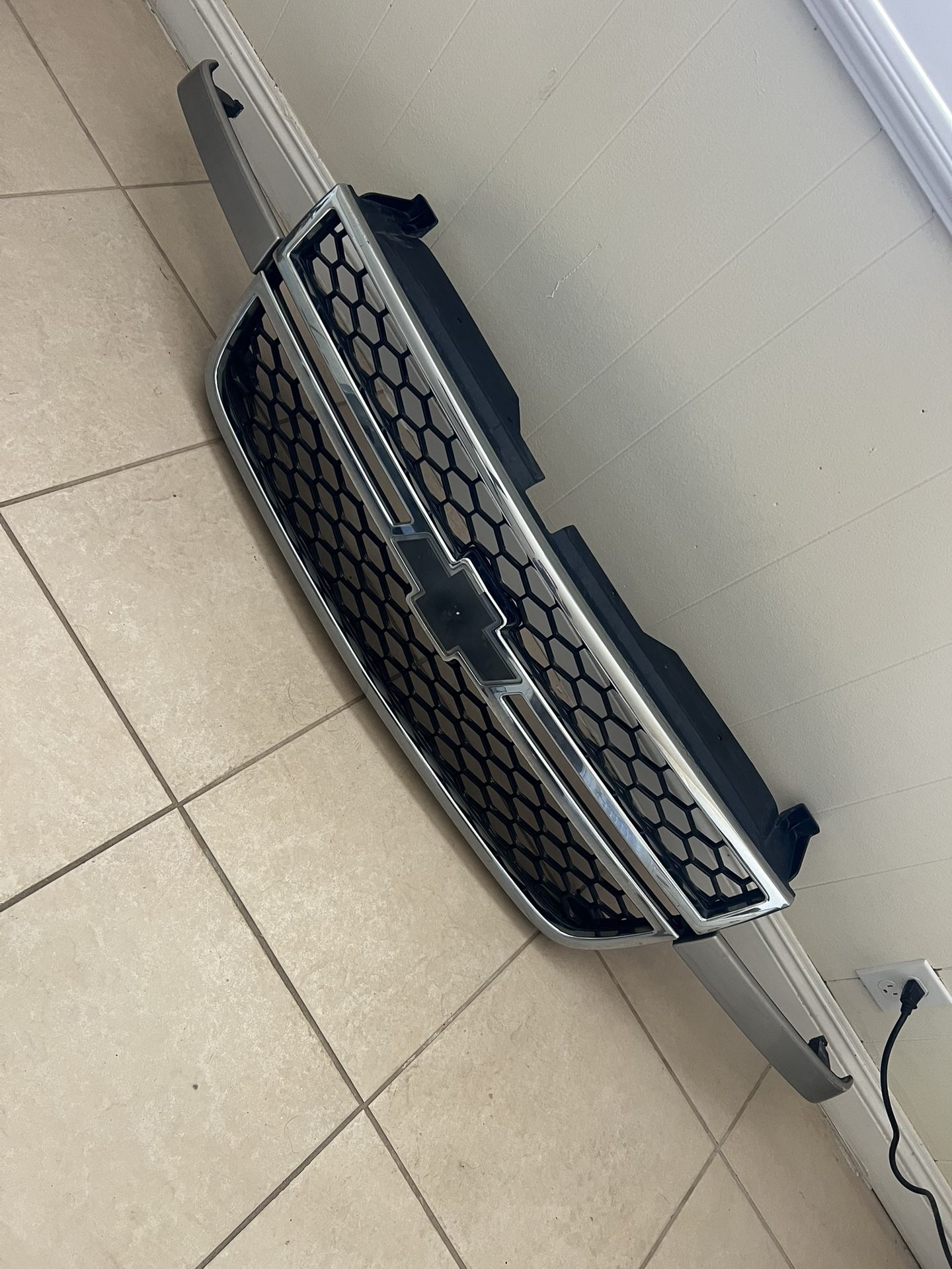 2003 to 2007 HD cat eye grill OEM