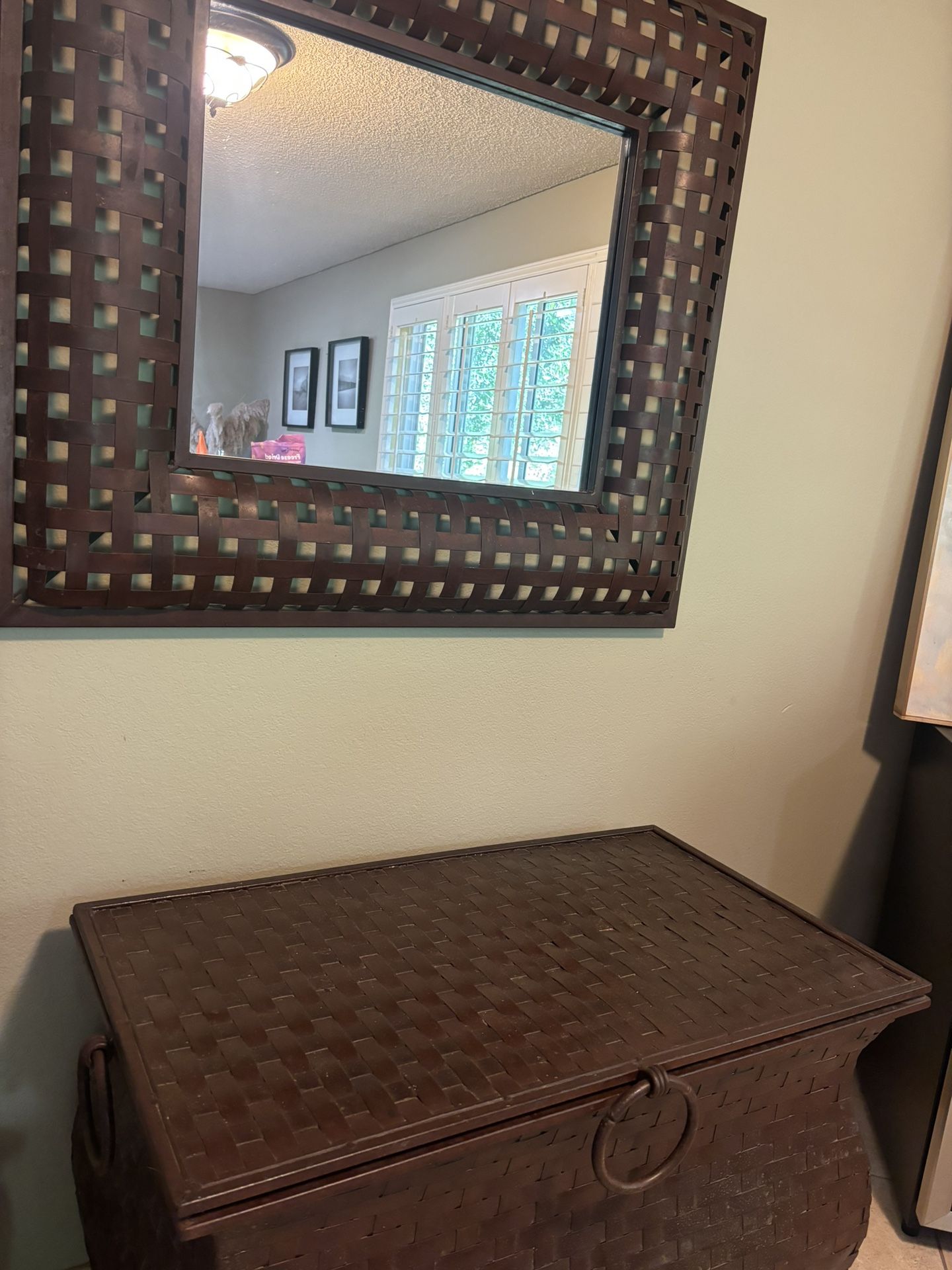 Rustic Set Mirror And  Chest Furniture