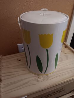 White Plastic Ice Bucket