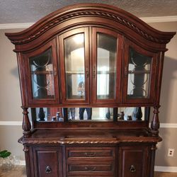 Antoinette Buffet & Hutch