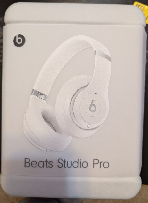 Beats Studio Pro
