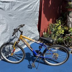 !! Boy's Mountain  Bicycle  HUFFY 22 in Wheels  Pacific 18 Speed