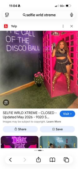 Selfie phone booth