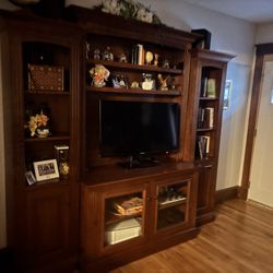 Ethan Allen Entertaining Center