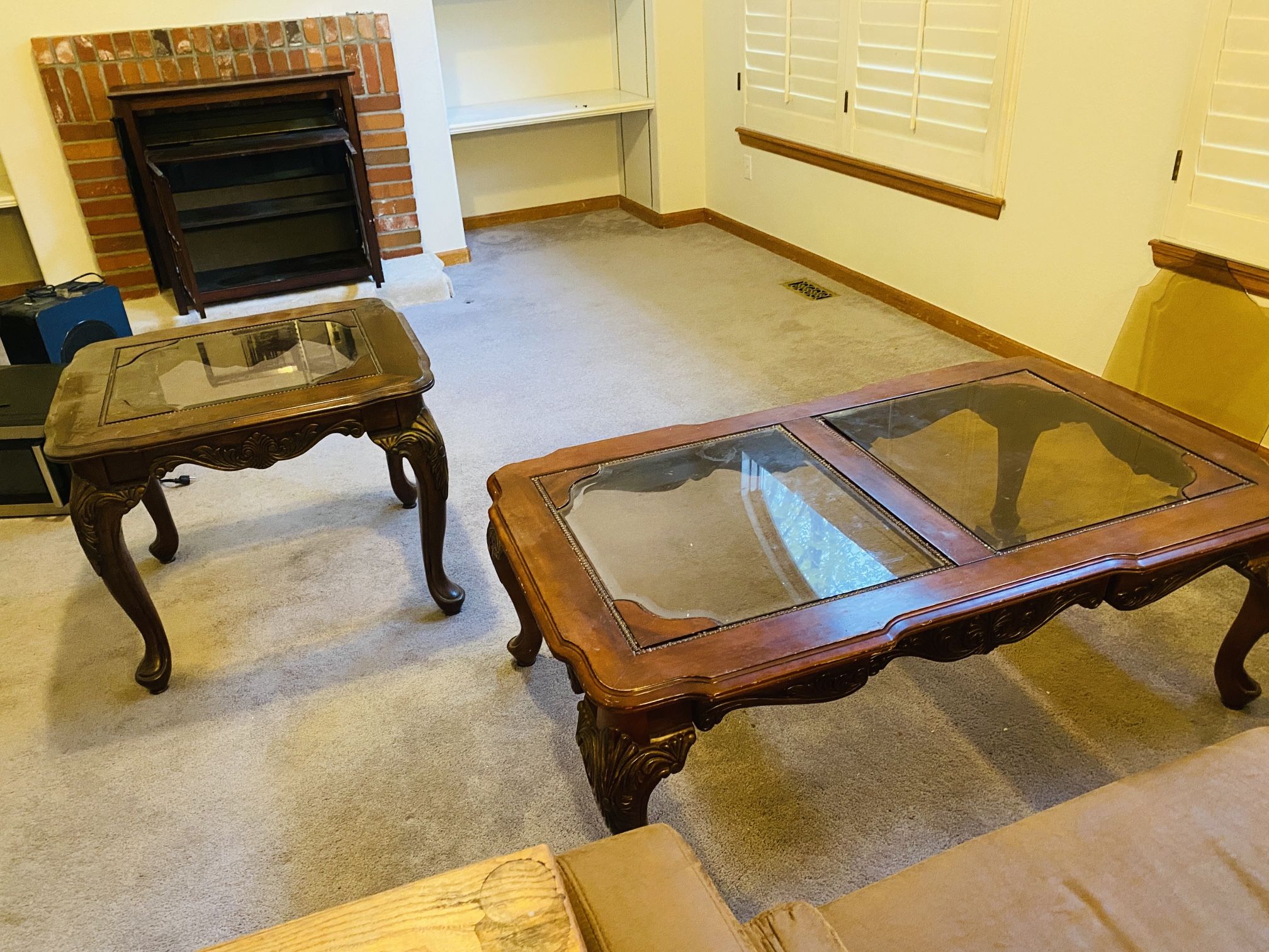 Coffee Table With 2 End Table