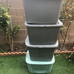 4 Totes 
