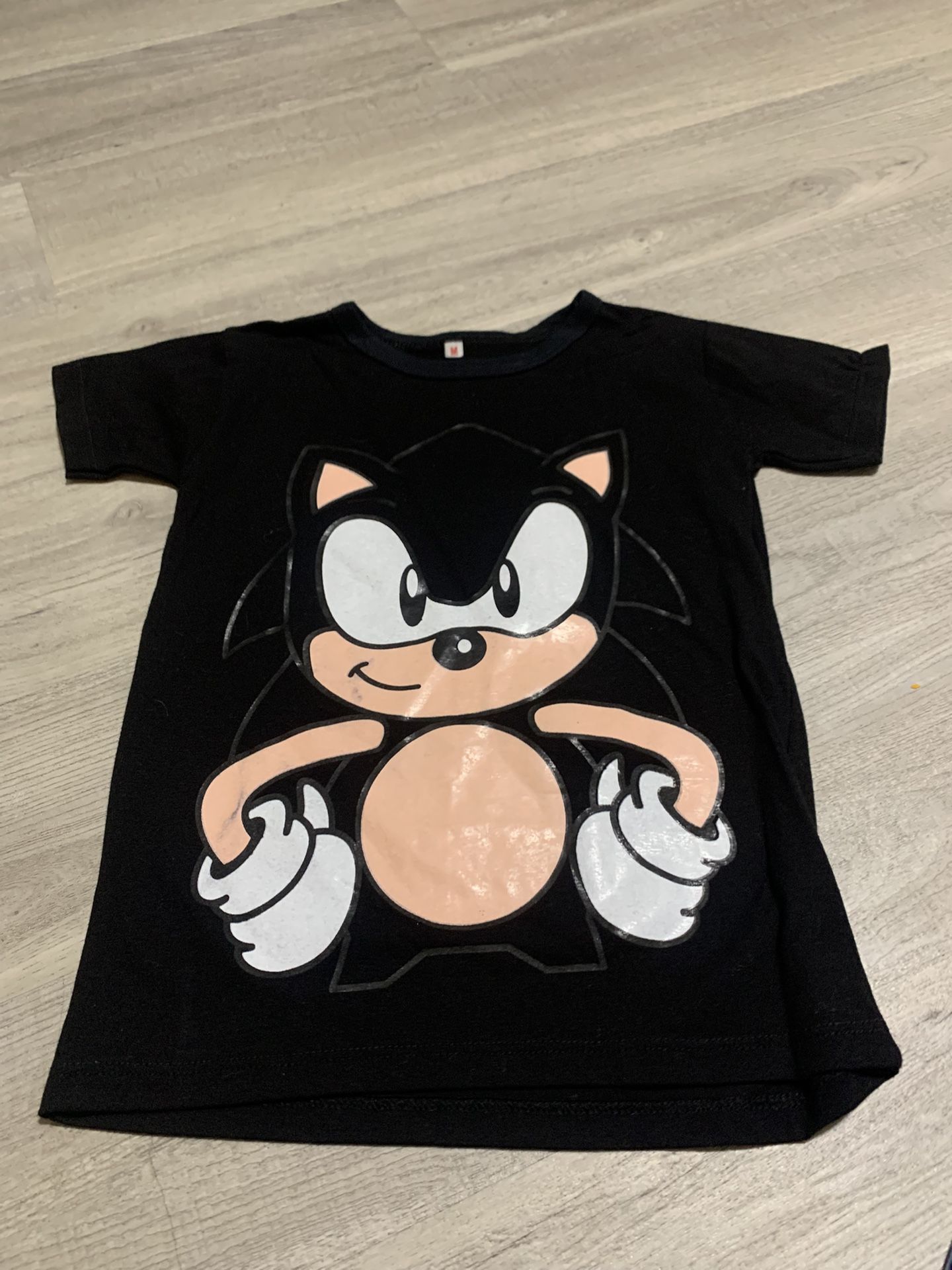 Boy's T-shirt, size M