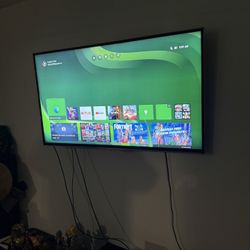 55in 1080P Hisense Flatscreen TV (mount NOT included)
