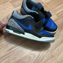 Boys Size 4Y Jordan 3 No Laces 