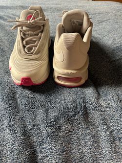 Used like new women’s Nikes