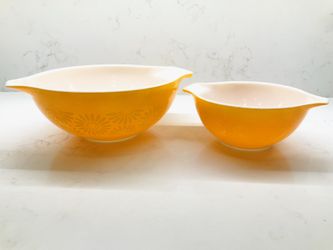 Vintage Sunflower Pyrex Bowl Set Of Two, Great Condition