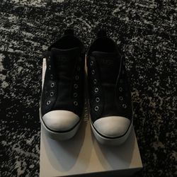 Women’s ugg sneakers 7.5