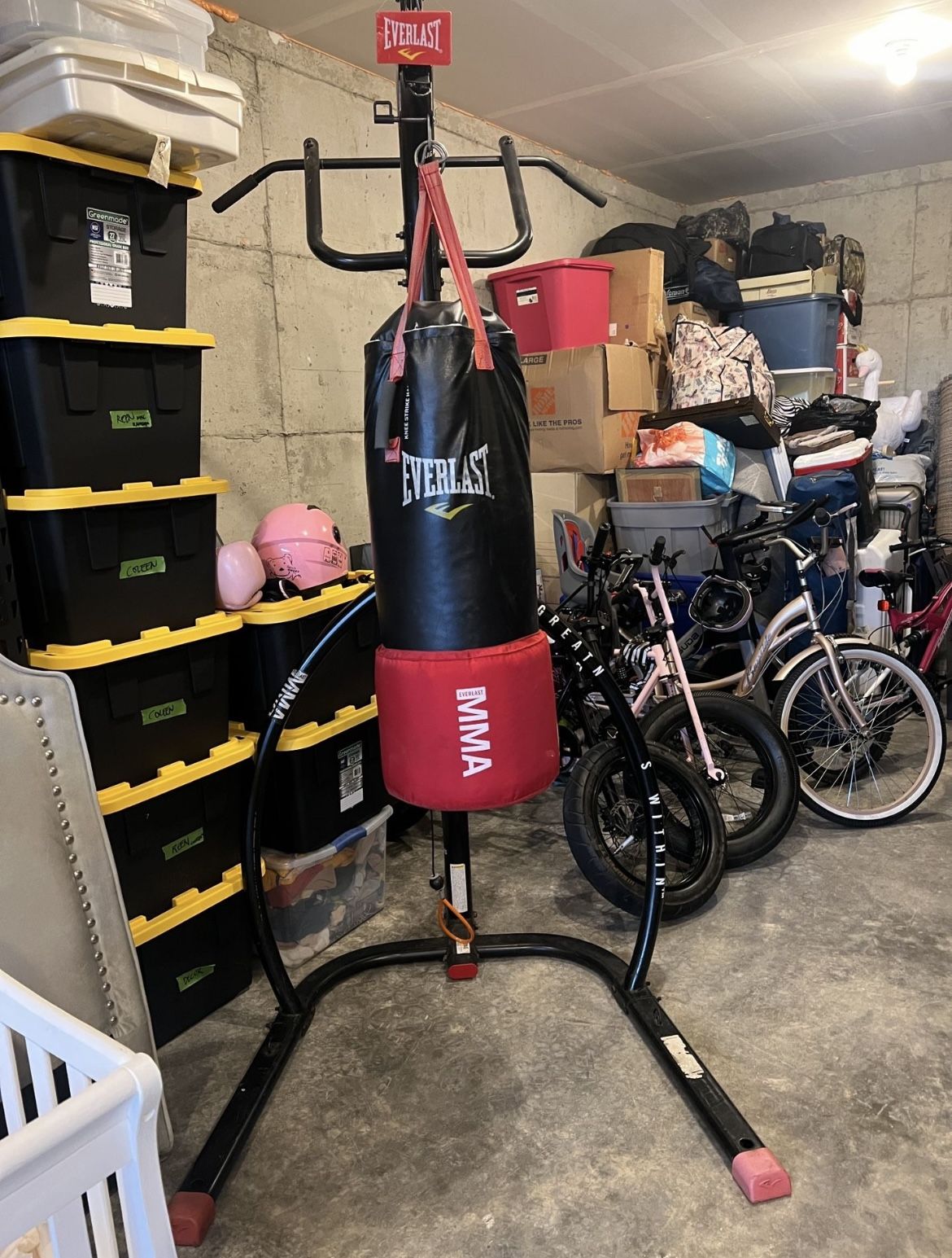 Everlast Punching Bag MMA Omnistrike 80lbs 