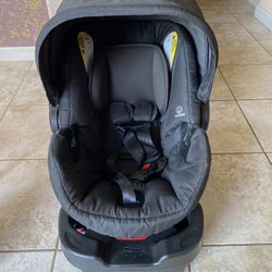 Britax B-Safe 35 Infant Car Seat 