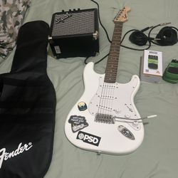 Squier Stratocaster Guitar Pack with overdrive pedal 