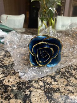 Real Rose-blue-preserved and dipped in 24 karat gold