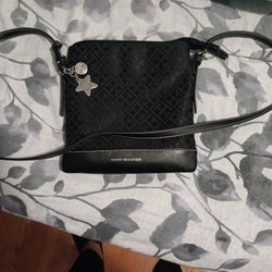 tommy Hilfiger purse