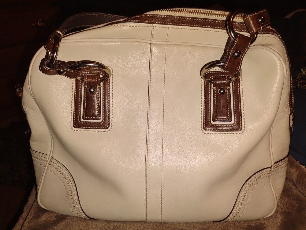 Coach Handbag No M1082-Z17202