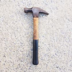Vintage Stanley 20Oz Wood/Rubber Handle Claw Hammer