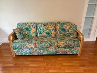 Floral pattern pull-out sofa