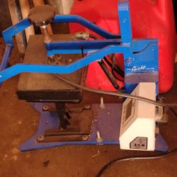 Industrial heat press