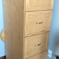 GOLDEN OAK 4 DRAWER FILE CABINET WITH LOCK AND KEY 
