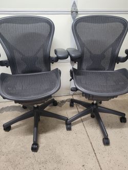 Herman Miller Aeron Size B Computer Desk Ergonomic Task Office Chair, Posturefit