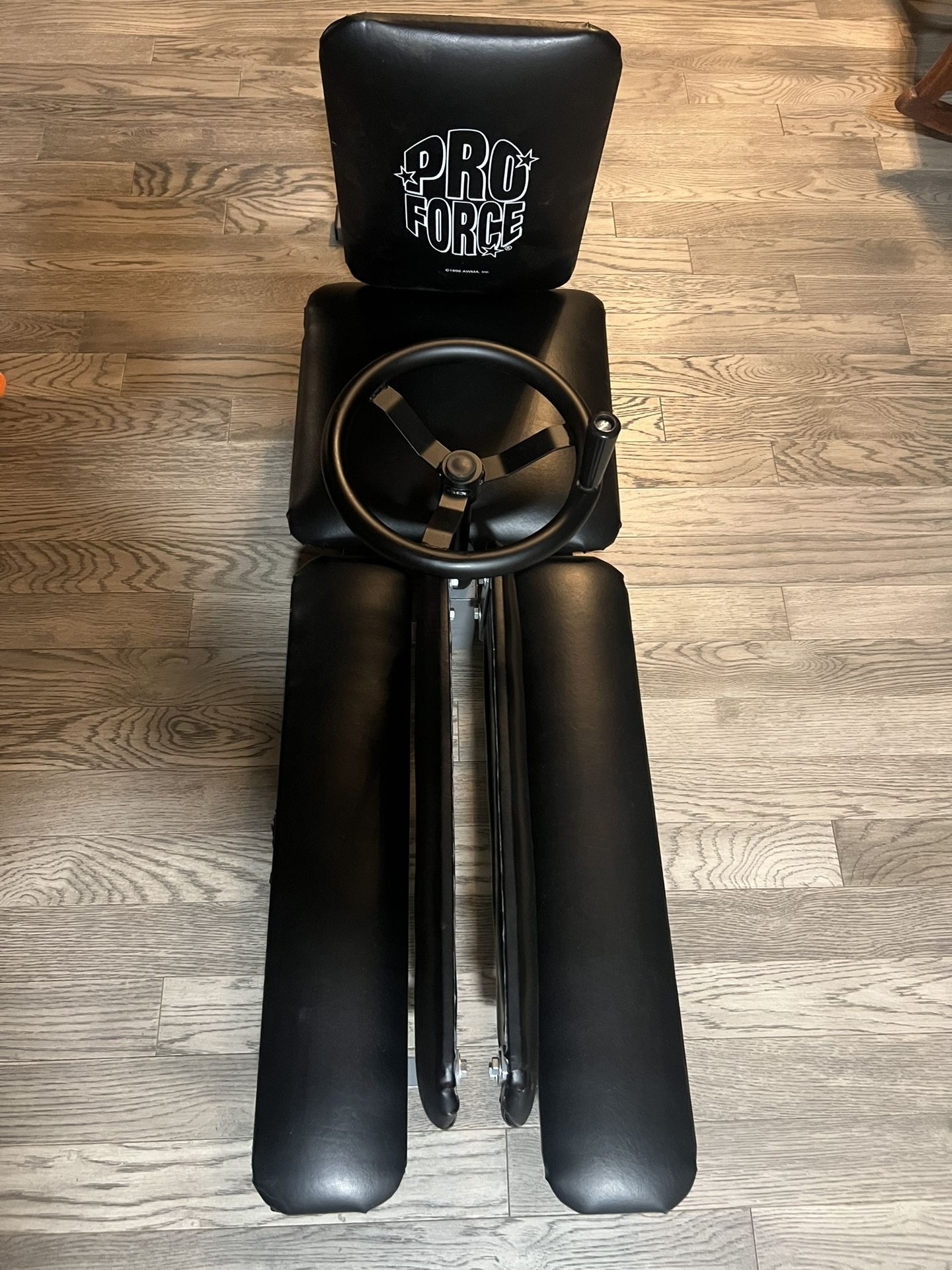 EXERCISE SPLIT MACHINE WITH DUMBELLS