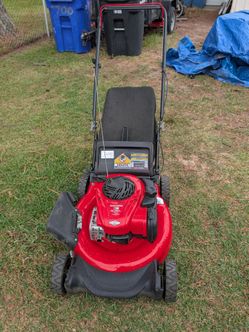 Craftsman m110 140cc pushed lawn mower with bagger runs excellent. New blade. New air filter In excellent condition. Thanks for looking. Check out my 