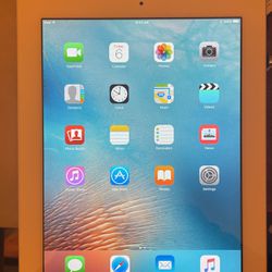 iPad 2 64gb With Cable And Charger