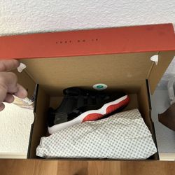Jordan 11s Size 9.5 Breads
