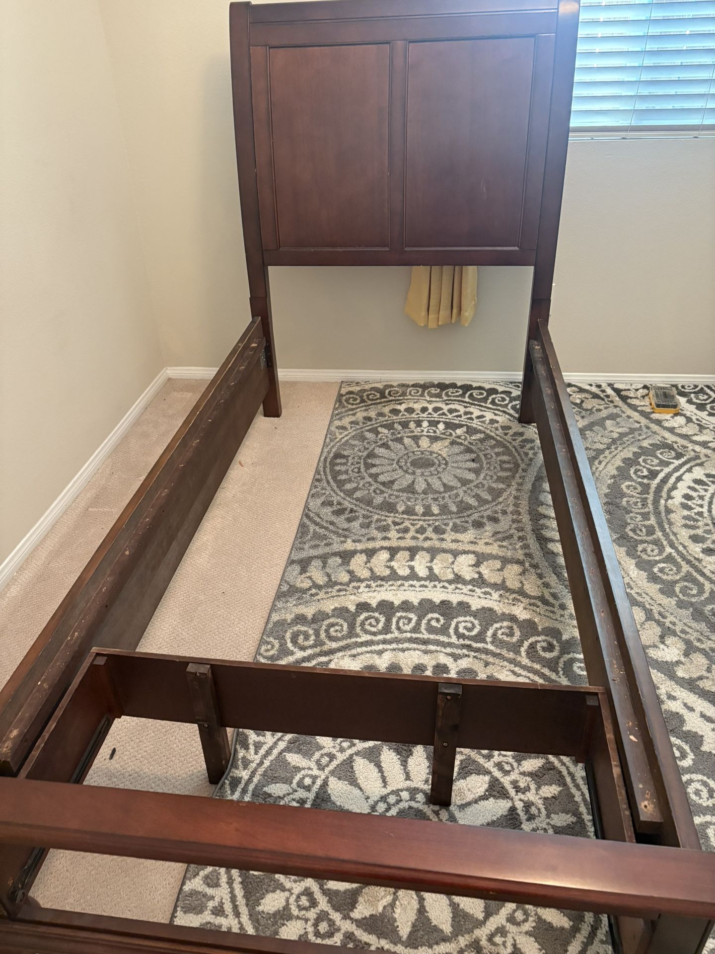 Twin Bed With mattress and Box Spring 