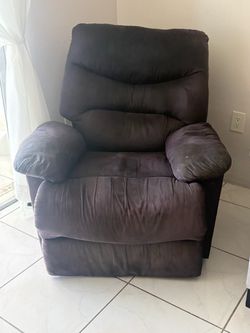 Selling recliner in Aventura