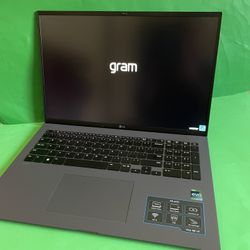 LG Gram 17” (2022) i7 12th Generation 16GB 512GB super light powerful premium laptop (Evo certified)