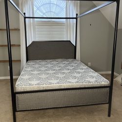 QUEEN BED 