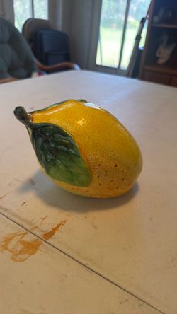 Ceramic lemon