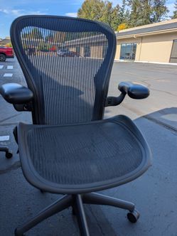 Herman Miller Aeron Size C Ergonomic Office Chair