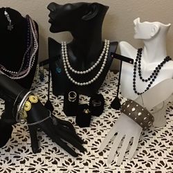 Vintage to Modern Wearable Jewelry & Accessories Lot / Lote de Joyas Antiguas y Modernas, todo Usable. (Se habla Español)