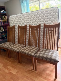 Set of 4 Dining Chairs