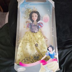 Snow White Brass Key Keepsakes Porcelain Doll Star Dust Collection 2007