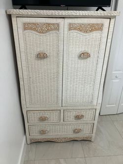 Pier 1 import vintage wicker ! $300 delivery 🚚 included