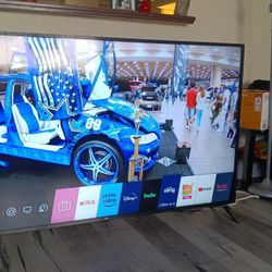LG 70in UN6955ZUC 4K Smart UHD 